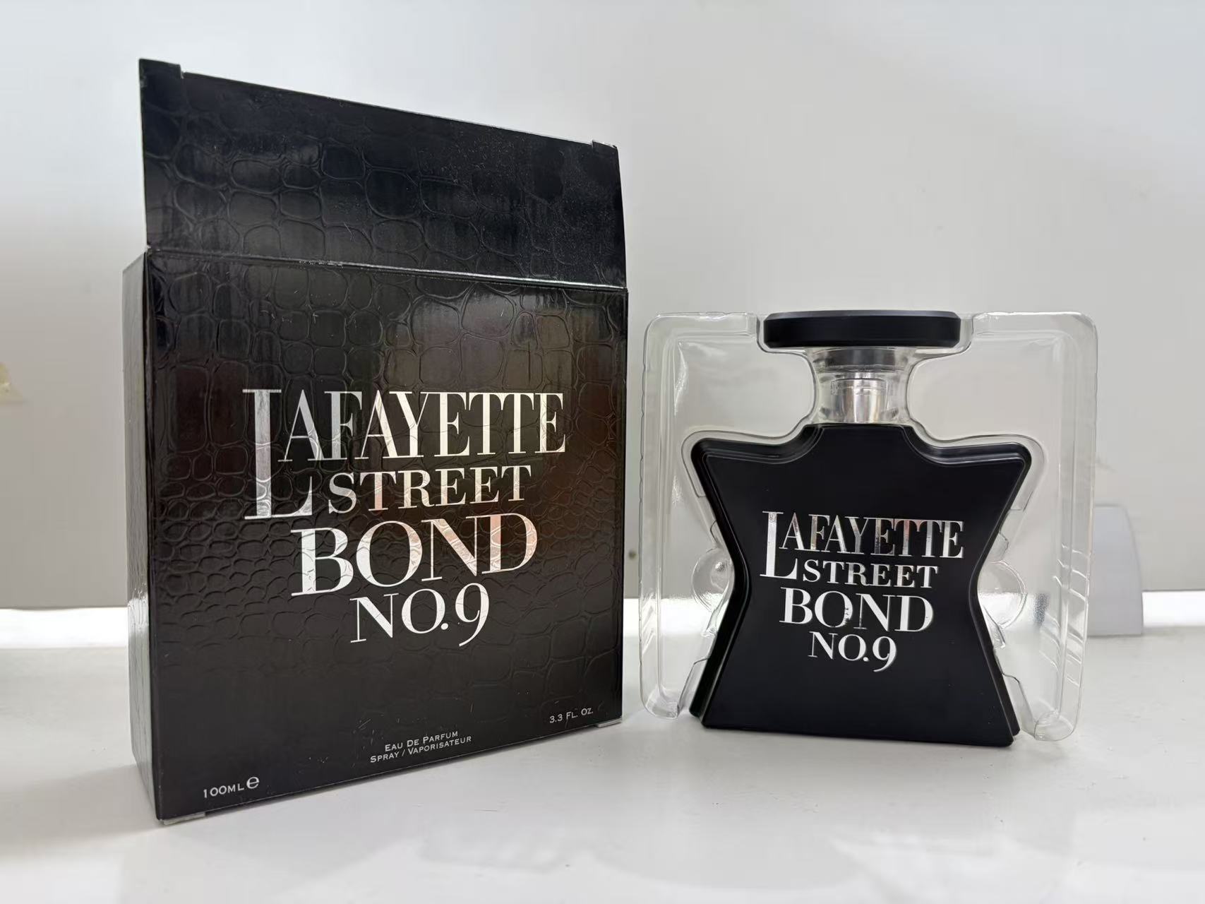 Event & Party Supply Photos - BOND NO.9 น้ำหอมสไตล์นิวยอร์กสำหรับผู้หญิงและผู้ชาย ขนาด 3.4 ออนซ์